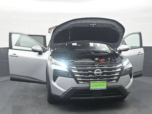 Used 2025 Nissan Rogue SV AWD/4WD image 34