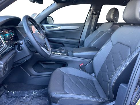 Used 2024 Volkswagen Atlas Cross Sport SE image 9