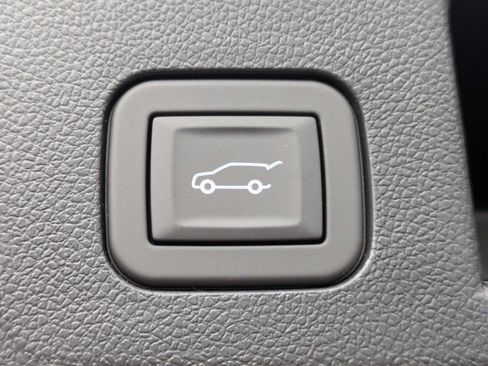 New 2026 Chevrolet Equinox ACTIV w/ Convenience Package III AWD/4WD image 8