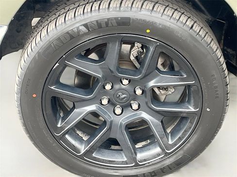 Used 2021 RAM 1500 Laramie image 32