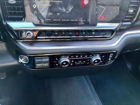 Used 2026 GMC Sierra 1500 SLT image 27