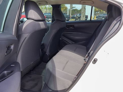 Used 2022 Toyota Corolla LE image 9