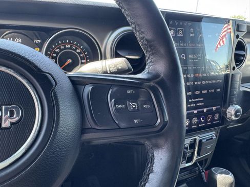 Used 2021 Jeep Gladiator Sport AWD/4WD image 17