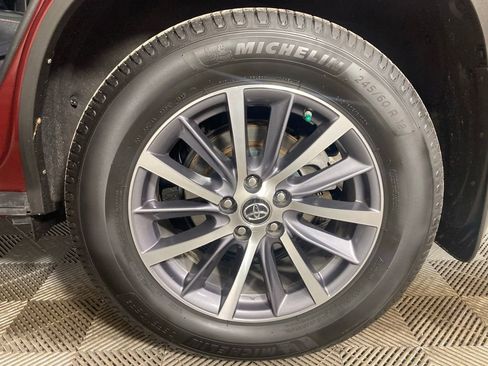 Used 2017 Toyota Highlander XLE image 21