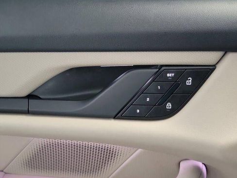 Used 2023 Porsche Taycan 4S image 17