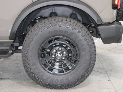 New 2026 Ford Bronco Outer Banks w/ Sasquatch Package AWD/4WD image 17