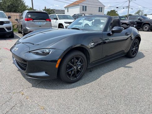 Used 2025 MAZDA MX-5 Miata Sport RWD image 2