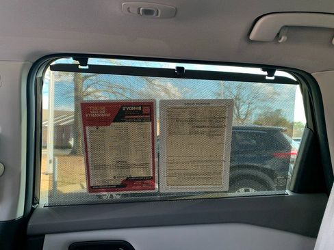 Used 2023 Nissan Rogue SL w/ SL Premium Package image 30