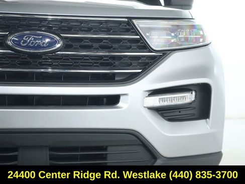 Used 2022 Ford Explorer XLT w/ Equipment Group 202A image 8