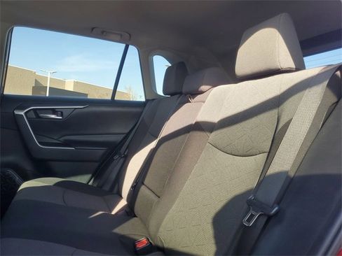 Used 2019 Toyota RAV4 XLE image 9