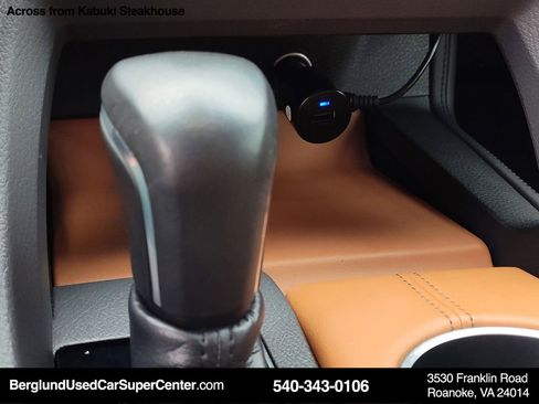 Used 2019 Toyota Avalon Limited w/ Advanced Safety Package image 27