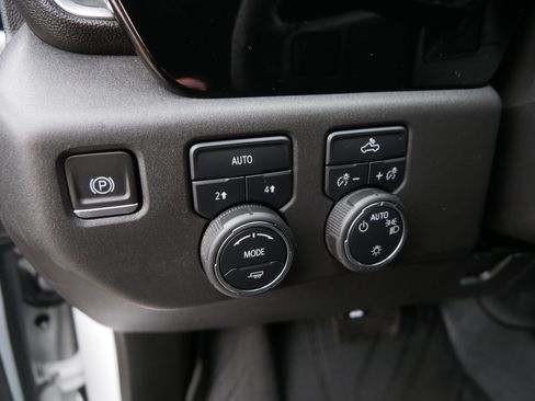 Used 2023 Chevrolet Silverado 1500 LT image 23