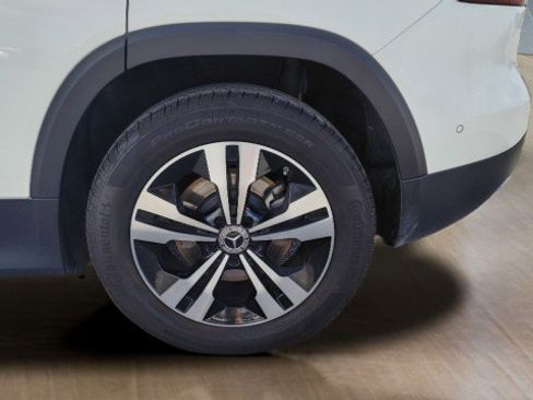 Used 2024 Mercedes-Benz GLB 250 image 16