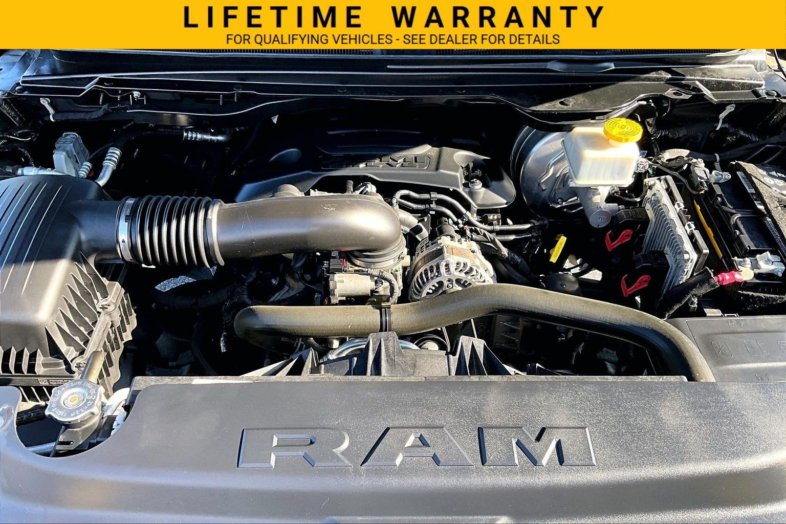 Used 2021 RAM 1500 Laramie w/ Sport Appearance Package AWD/4WD image 10