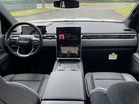 New 2026 GMC Sierra EV Elevation image 19