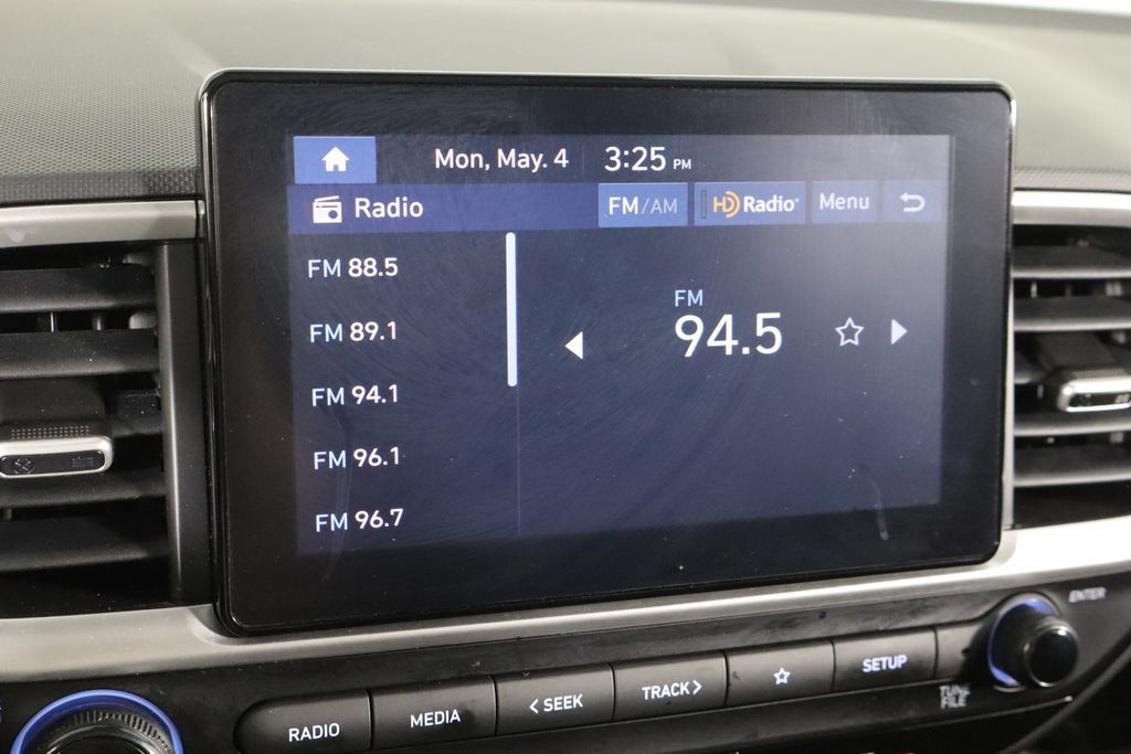 Used 2025 Hyundai Venue SEL FWD image 28