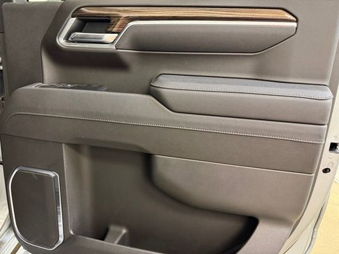 Used 2025 Chevrolet Silverado 1500 LT AWD/4WD image 26