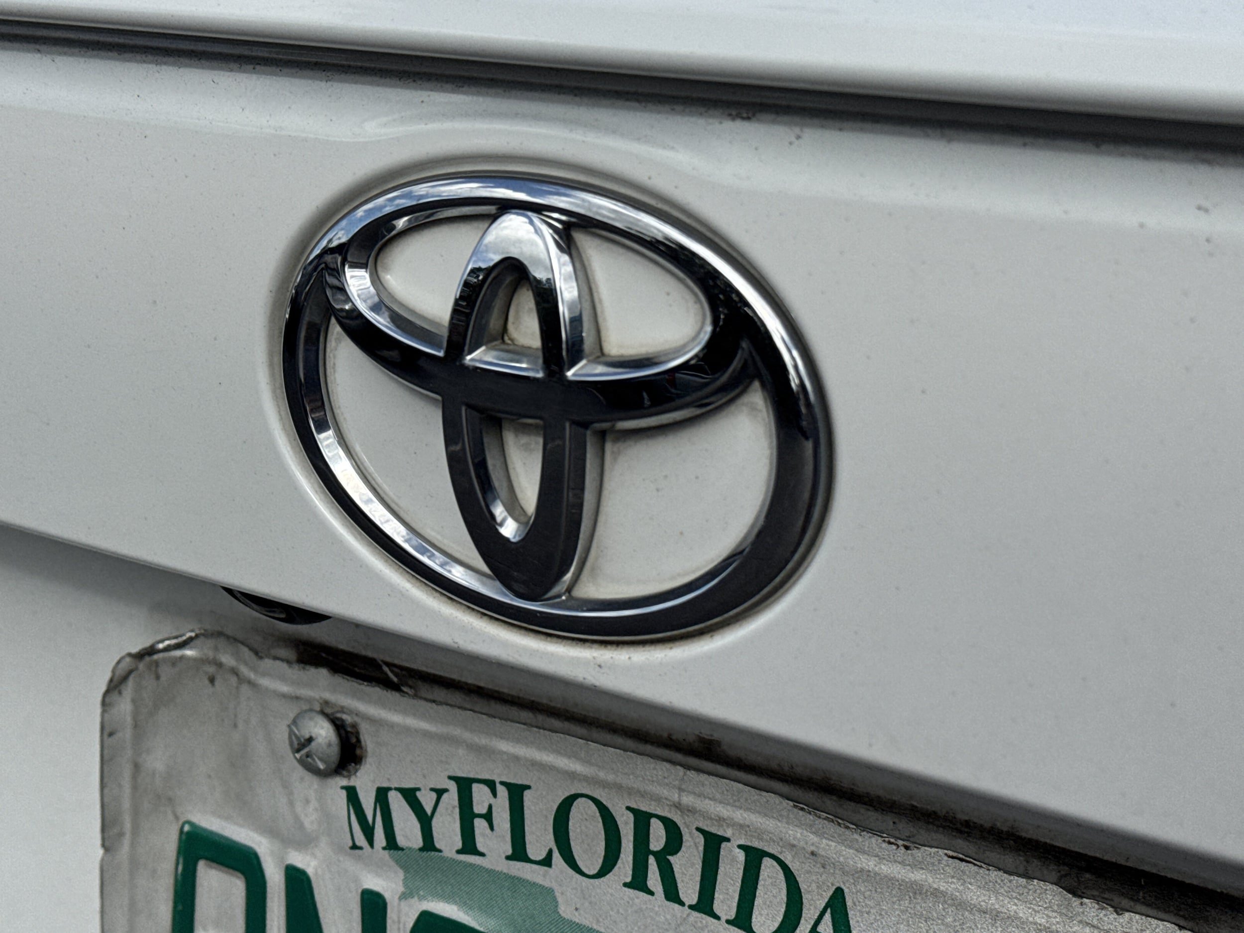Used 2019 Toyota RAV4 XLE FWD image 12