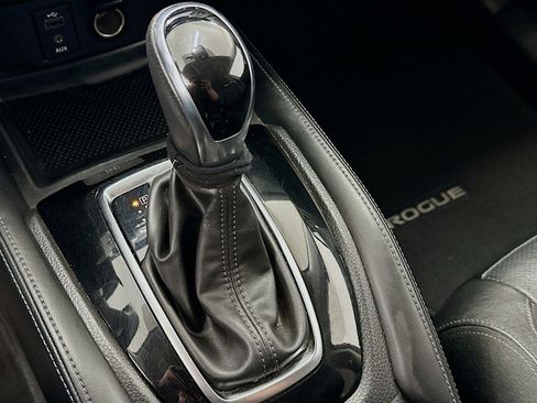 Used 2017 Nissan Rogue SL w/ SL Premium Package image 25