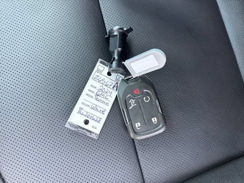 Used 2024 GMC Terrain SLT AWD/4WD image 33