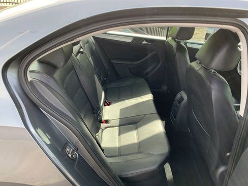 Used 2013 Volkswagen Jetta SE image 9