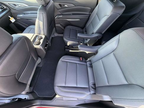 New 2026 Chevrolet Traverse LT w/ Sun and Wheel Package image 4
