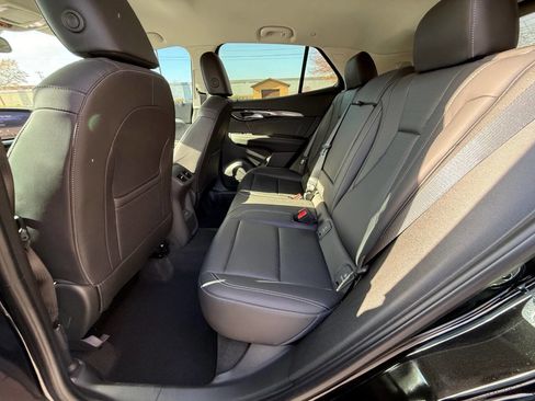 Used 2025 Buick Envision Preferred image 11