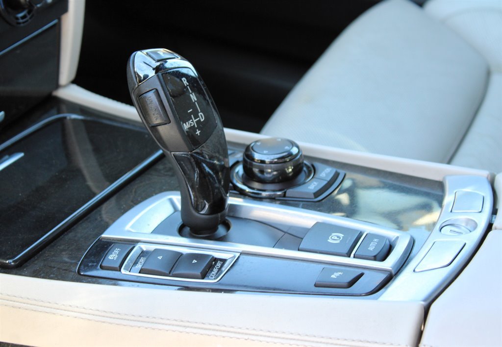 Used 2012 BMW 750Li RWD image 29