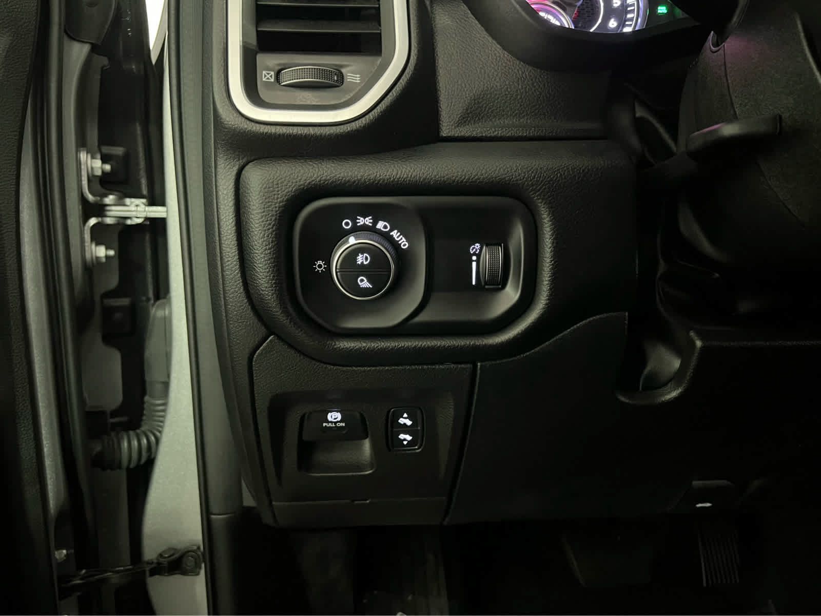 Used 2025 RAM 1500 Big Horn AWD/4WD image 16