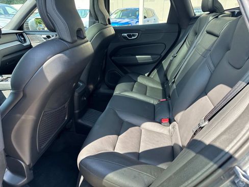 Used 2020 Volvo XC60 T8 Inscription image 12