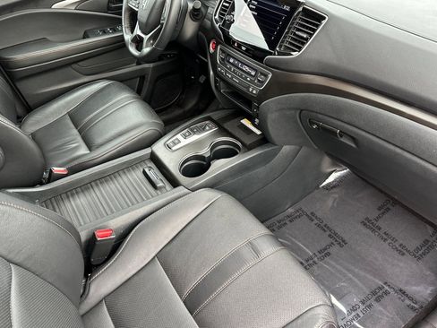 Used 2023 Honda Passport TrailSport image 18