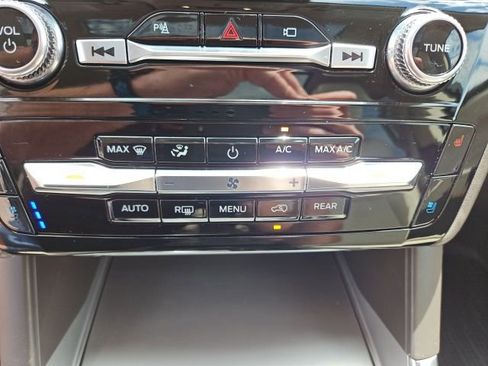 Used 2023 Ford Explorer Platinum w/ Technology Package image 29