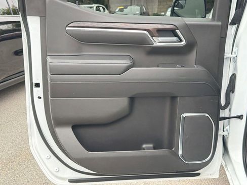 Used 2025 GMC Sierra 1500 SLT AWD/4WD image 25