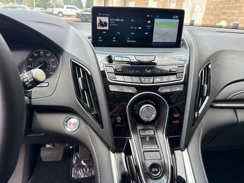 Used 2024 Acura RDX SH-AWD w/ Technology Package image 17