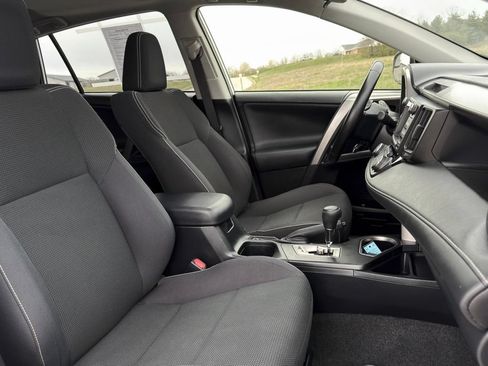 Used 2017 Toyota RAV4 XLE AWD/4WD image 22