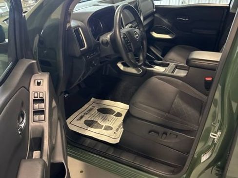 Used 2025 Nissan Frontier SV w/ SV Convenience Package RWD image 10