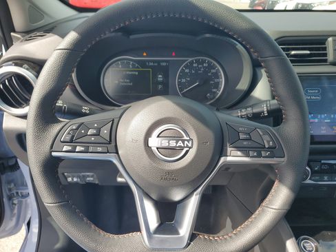 Used 2025 Nissan Versa SR w/ Trunk Package FWD image 16