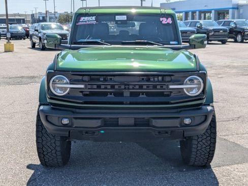 Used 2024 Ford Bronco Outer Banks image 2