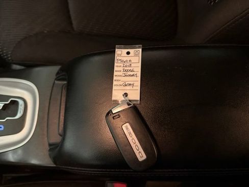Used 2018 Dodge Journey SE w/ Connectivity Group FWD image 19