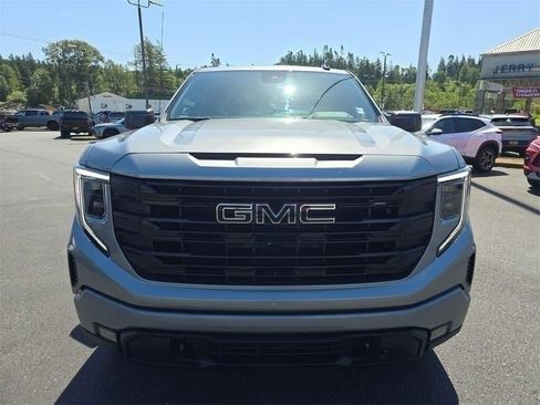 Used 2024 GMC Sierra 1500 Elevation w/ LPO, Elevation Black Package image 10