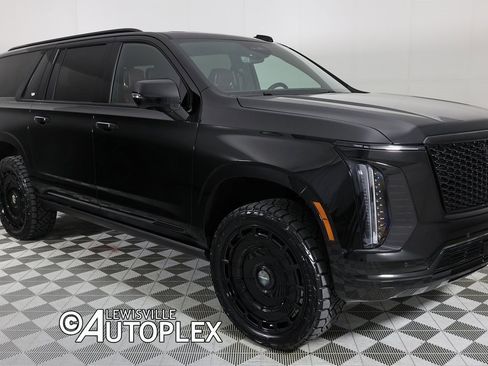 Used 2026 Cadillac Escalade ESV Sport w/ Touring Package image 3