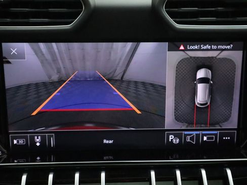 Used 2021 Lamborghini Urus image 16