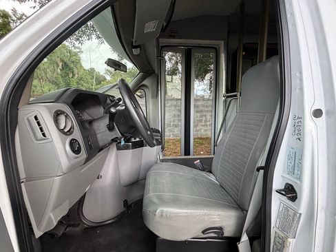 Used 2009 Ford E-450 and Econoline 450 RWD image 13