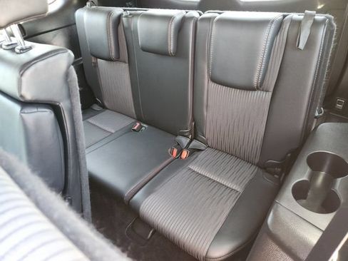 Certified 2018 Toyota Highlander Plus FWD image 24