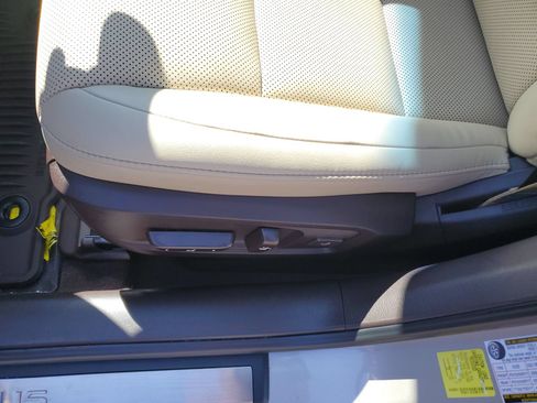 Used 2017 Lexus ES 350 w/ Premium Package FWD image 18