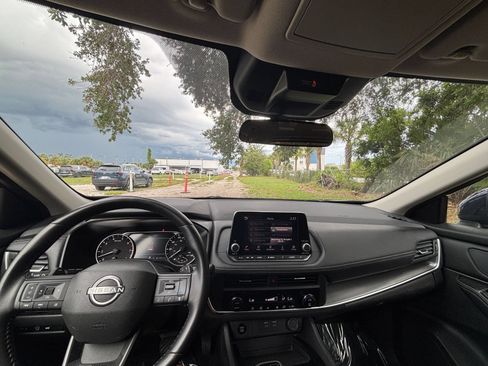 Used 2025 Nissan Rogue SV FWD image 35