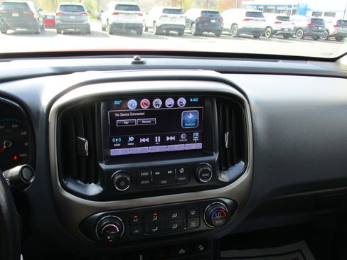 Used 2018 Chevrolet Colorado Z71 AWD/4WD image 15