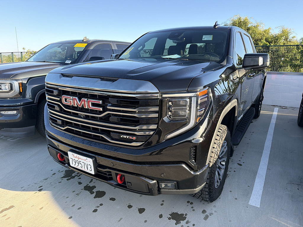 Used 2023 GMC Sierra 1500 AT4 w/ AT4 Premium Package AWD/4WD image 2