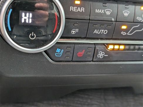 Used 2021 Ford Expedition Limited image 18