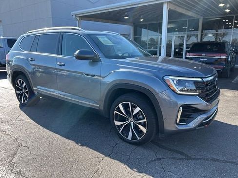 Certified 2024 Volkswagen Atlas SEL Premium R-Line image 5